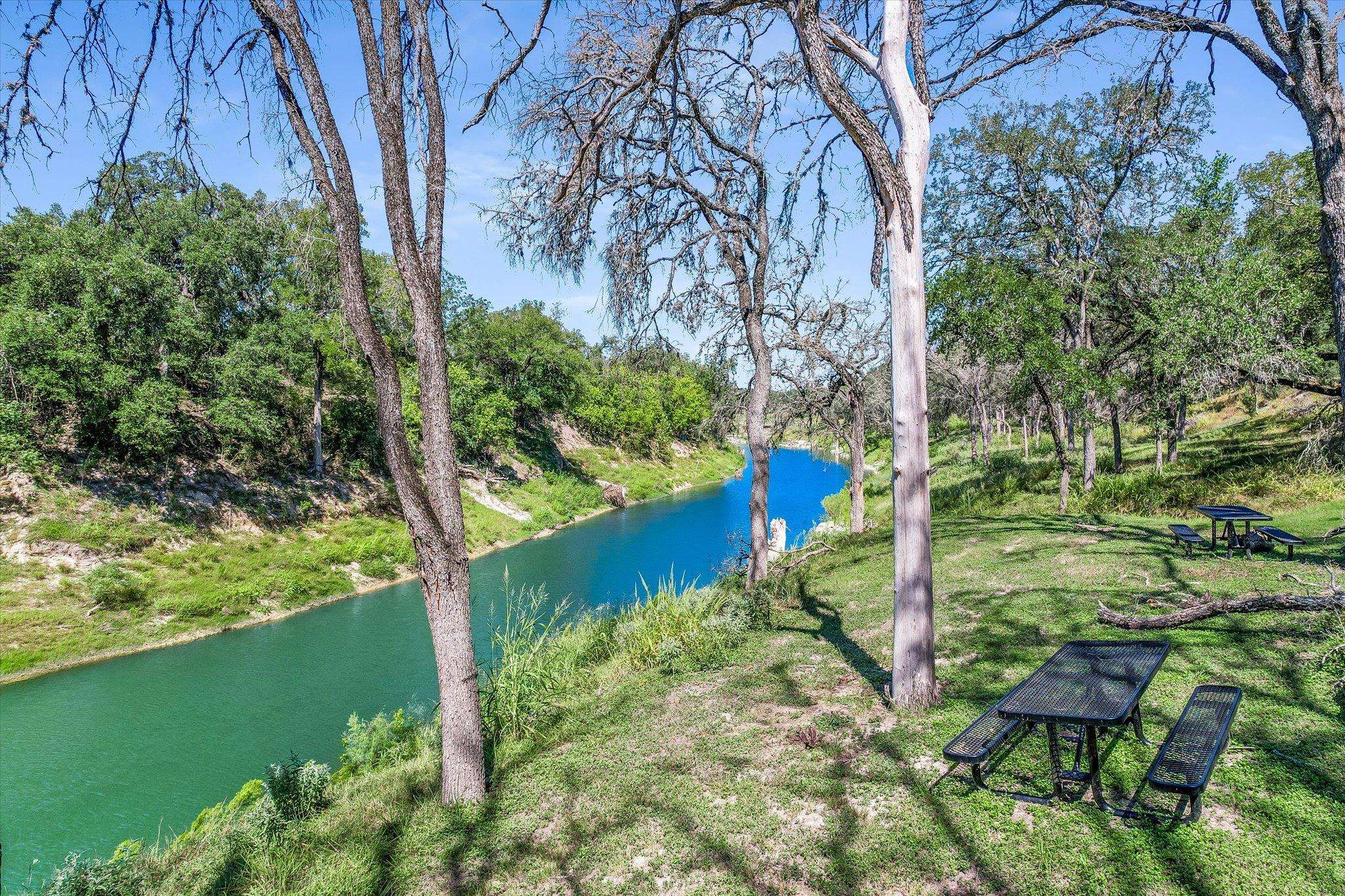 2038 Paradise PKWY, Canyon Lake, TX 78133