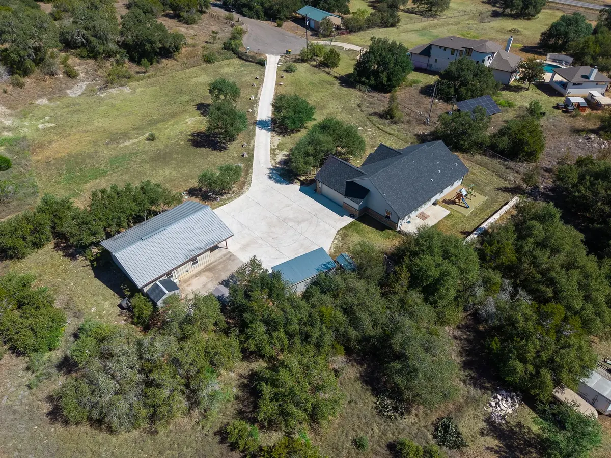 185 Valley Sierra LN, Driftwood, TX 78619