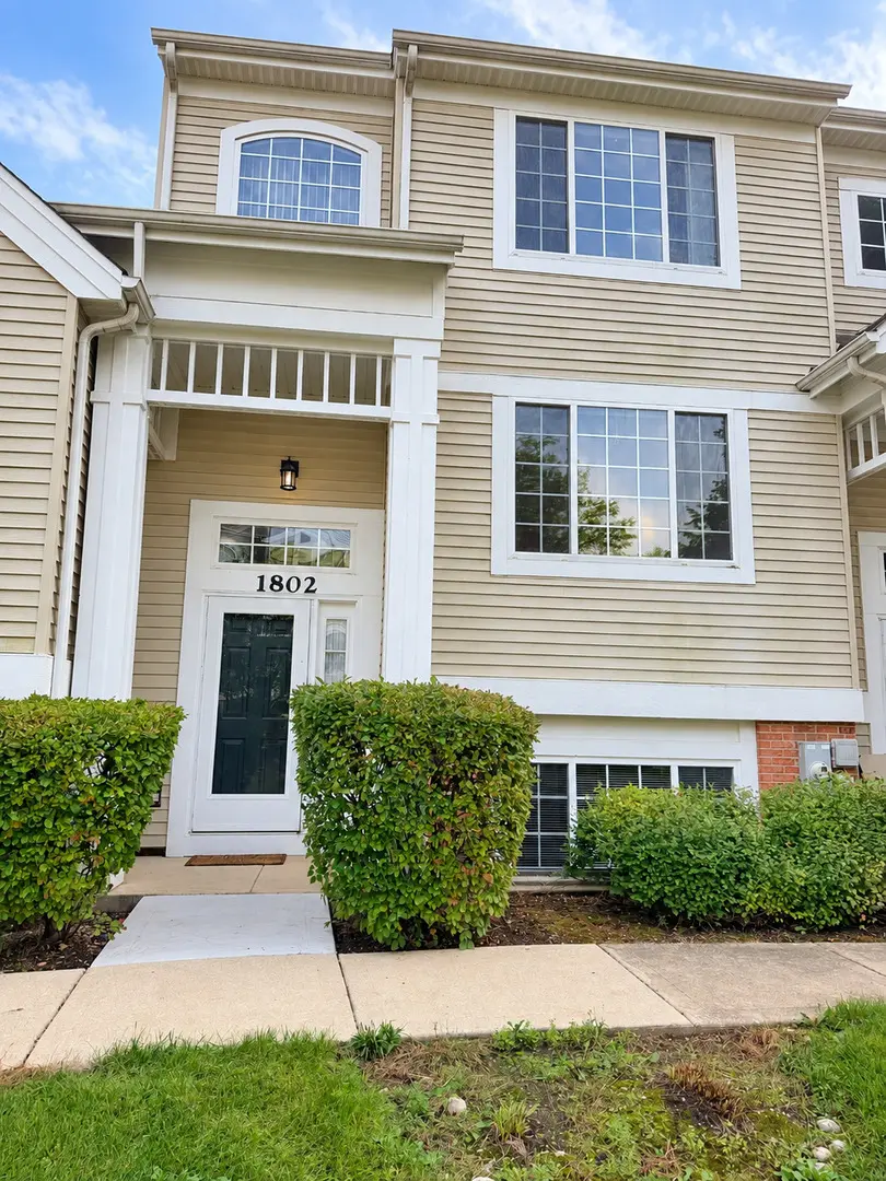 1802 Whirlaway CT, Glendale Heights, IL 60139