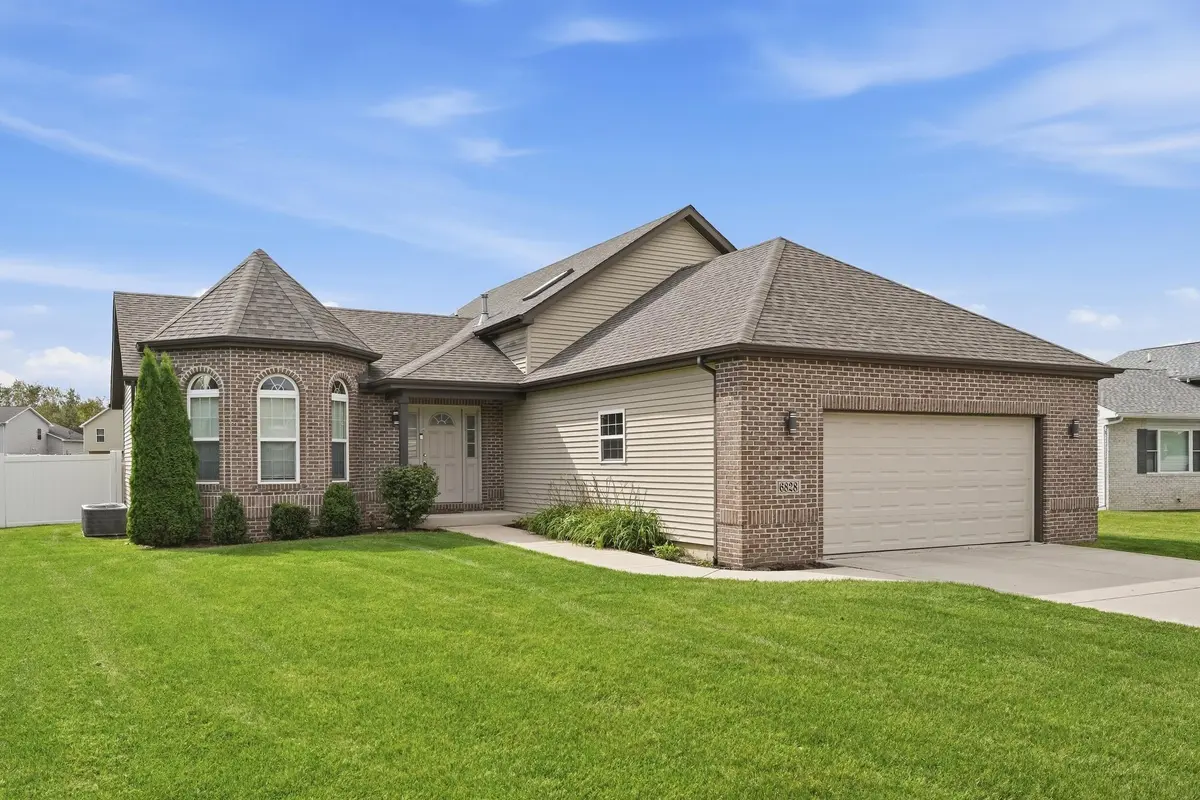 6828 Wallace ST, Merrillville, IN 46410