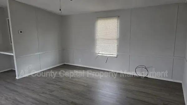 1113 Colorado DR #10, Smithville, TX 78957