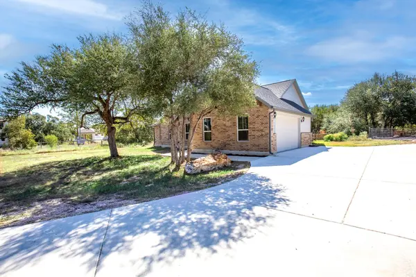 185 Valley Sierra LN, Driftwood, TX 78619