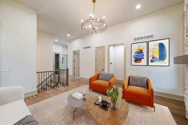 4012 NE Chapel Ridge PL, Lee's Summit, MO 64064