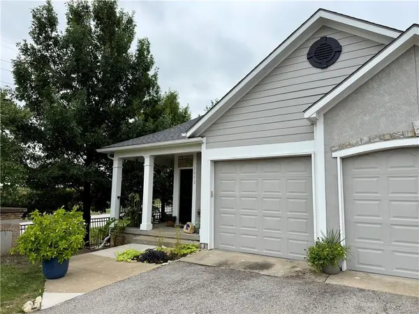 1002 N Findley ST, Olathe, KS 66061