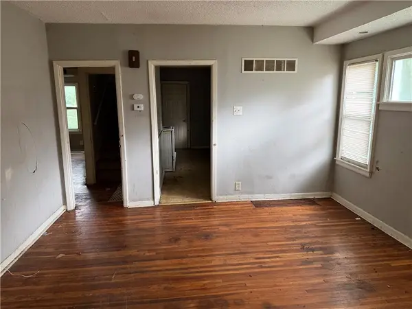 2110 E 69th ST, Kansas City, MO 64132