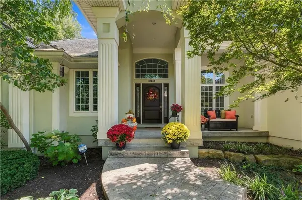 8447 Summit ST, Lenexa, KS 66215