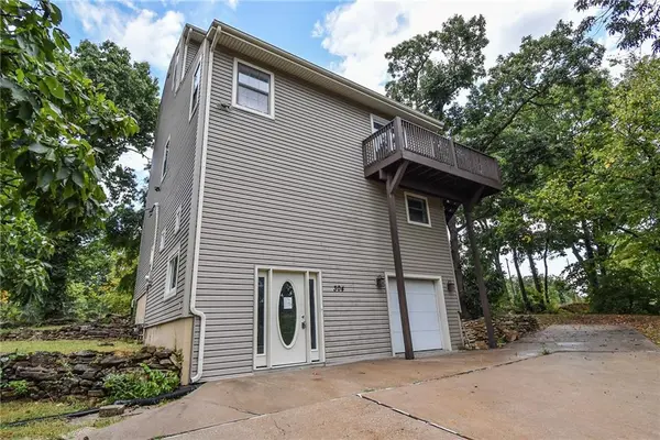 304 E 164th TER, Belton, MO 64012