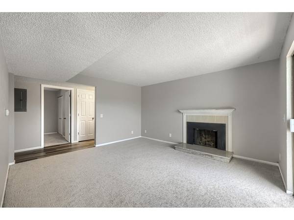 7395 E Eastman #L-203, Denver, CO 80231