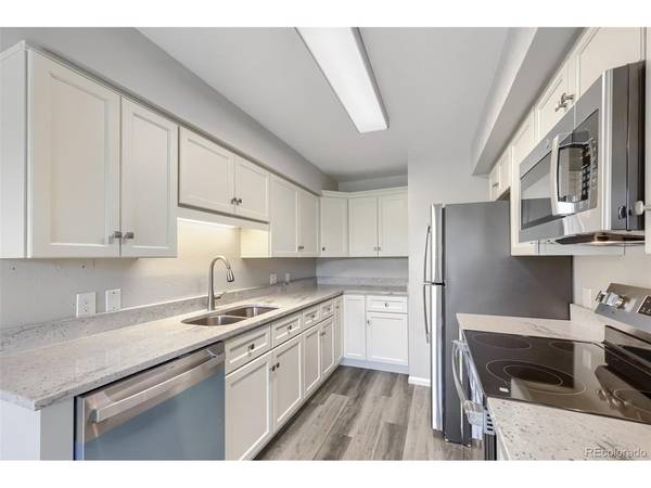 7395 E Eastman #203L, Denver, CO 80231