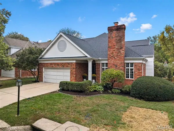 9017 Fair Oaks Crescent CT, Richmond Heights, MO 63117