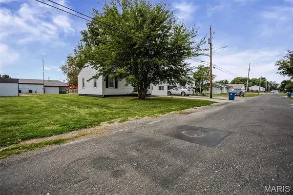 906 W Exchange ST, Jerseyville, IL 62052