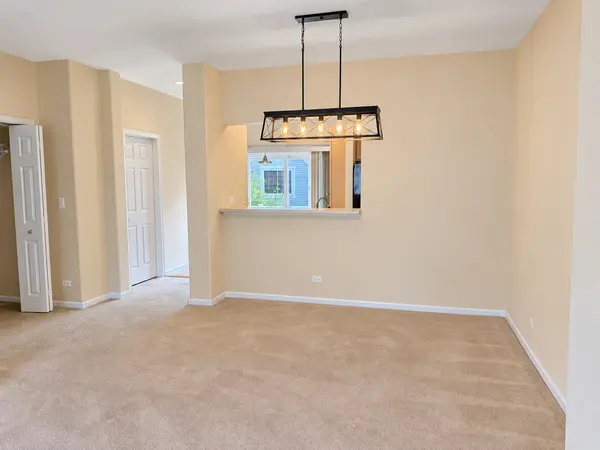1802 Whirlaway CT, Glendale Heights, IL 60139