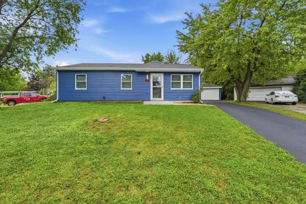 225 Malibu DR, Bolingbrook, IL 60440