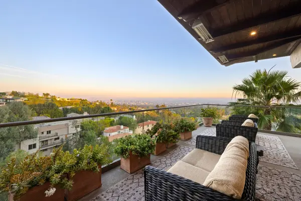 1380 Summitridge PL, Beverly Hills, CA 90210