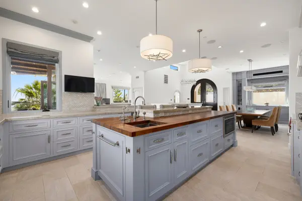 1380 Summitridge PL, Beverly Hills, CA 90210