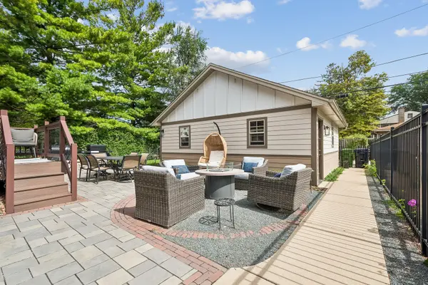 8027 Long AVE, Skokie, IL 60077