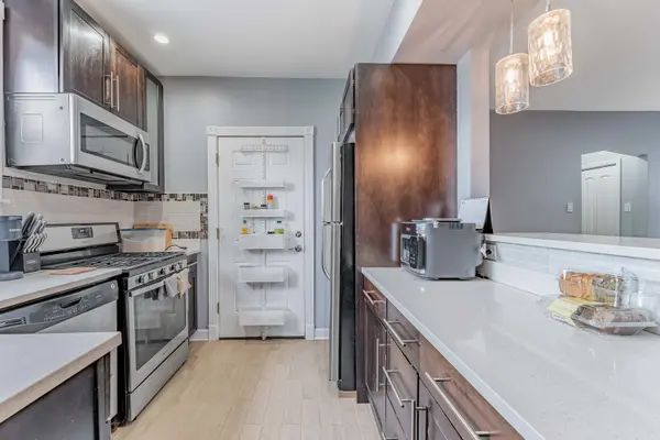 5717 N Kimball AVE #2N, Chicago, IL 60659