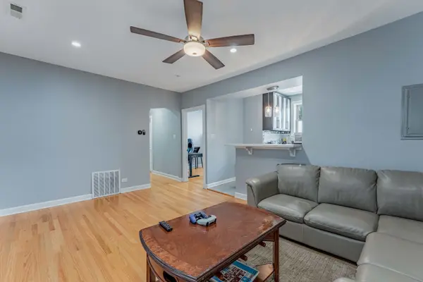 5717 N Kimball AVE #2N, Chicago, IL 60659