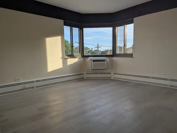 7337 S South Shore DR #430, Chicago, IL 60649