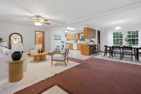211 Bridge ST, Millington, IL 60537