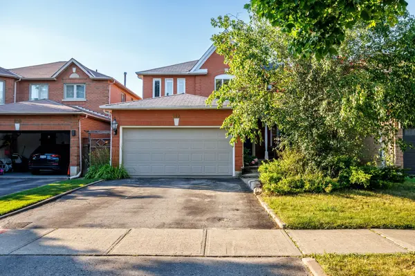 112 Mulholland DR, Vaughan, ON L4J 7T8