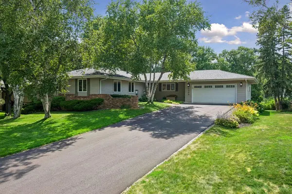 7204 Glouchester DR, Edina, MN 55435