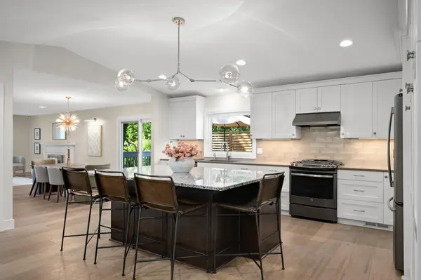 7204 Glouchester DR, Edina, MN 55435