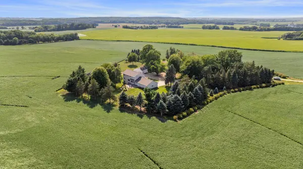 4614 215th ST E, Hampton, MN 55031