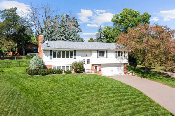 10024 Johnson CIR, Bloomington, MN 55437
