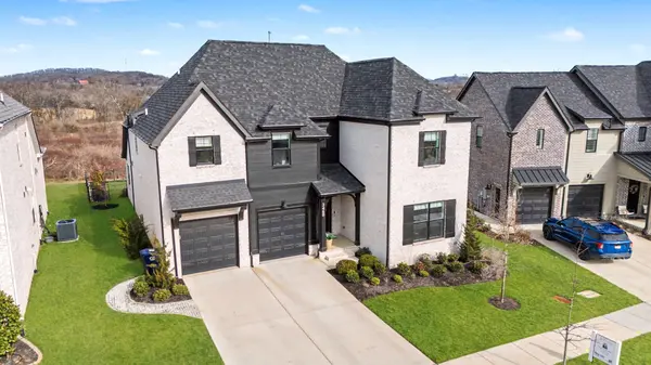3460 Burgate Trl, Thompsons Station, TN 37179