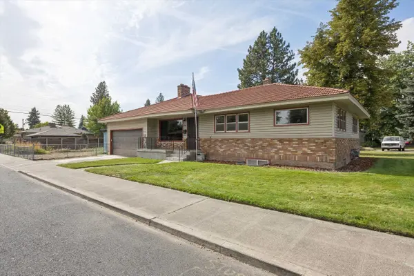5721 N Whitehouse St, Spokane, WA 99205
