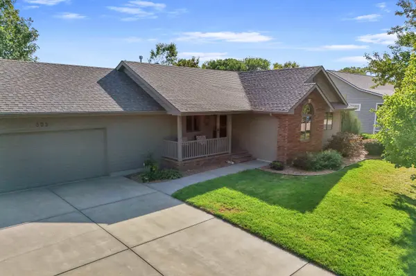 505 Wedgewood Ct, Hesston, KS 67062