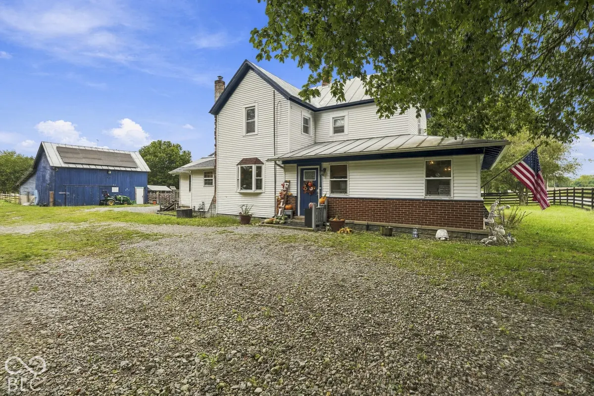 610 E 5th ST, Burlington, IN 46915