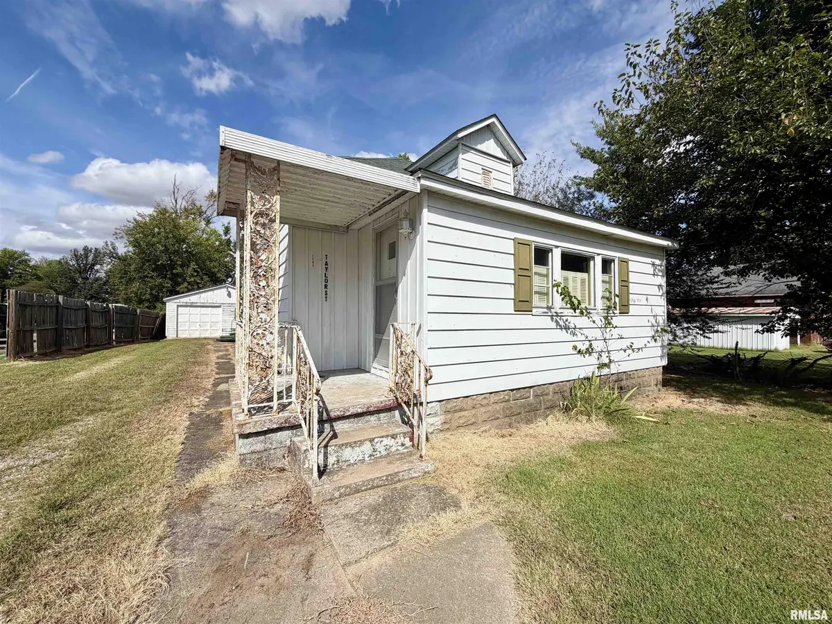 1104 TAYLOR ST, Eldorado, IL 62930