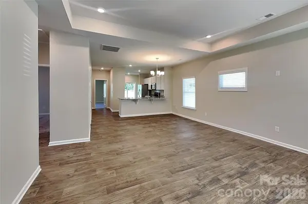 528 Cabarrus AVE, Mooresville, NC 28115