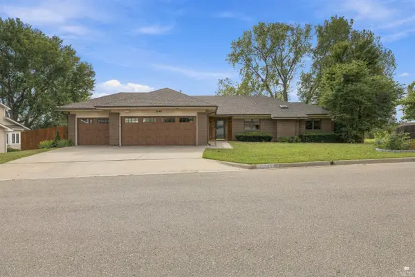 1545 Tamerisk DR, Junction City, KS 66441