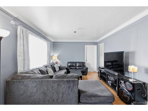 871 Victor, Aurora, CO 80011