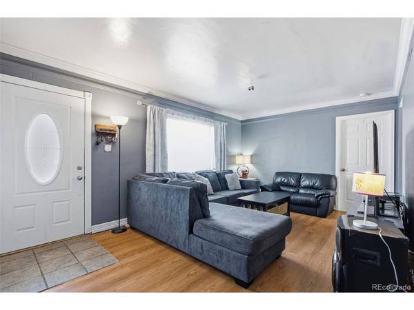 871 Victor, Aurora, CO 80011