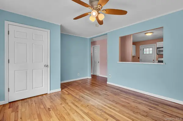 316 39th ST, Lindenhurst, NY 11757