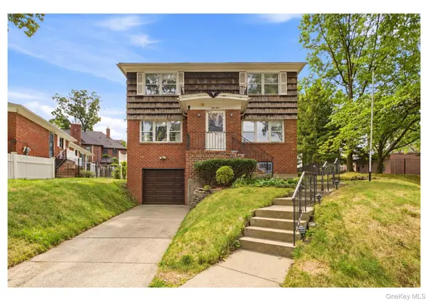 18044 Grand Central Pkwy, Jamaica, NY 11432