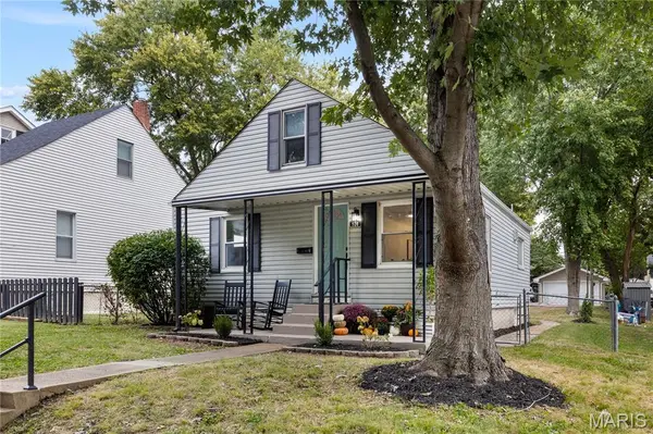 924 N Benton AVE, St Charles, MO 63301