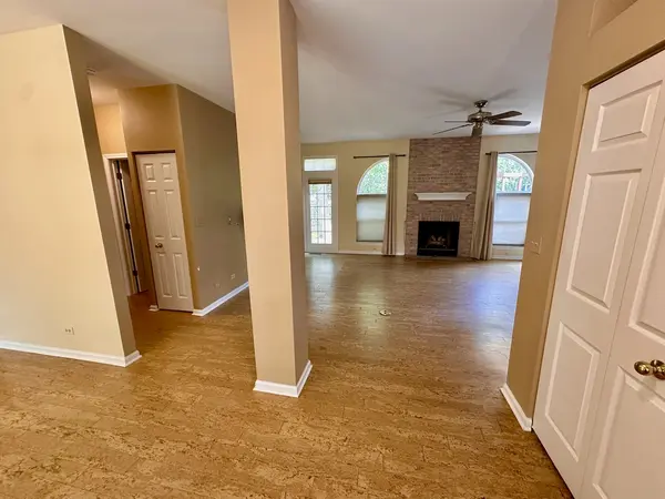 1896 School House LN, Aurora, IL 60506