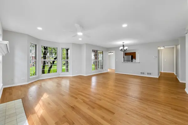924 Ann Arbor LN #0, Vernon Hills, IL 60061