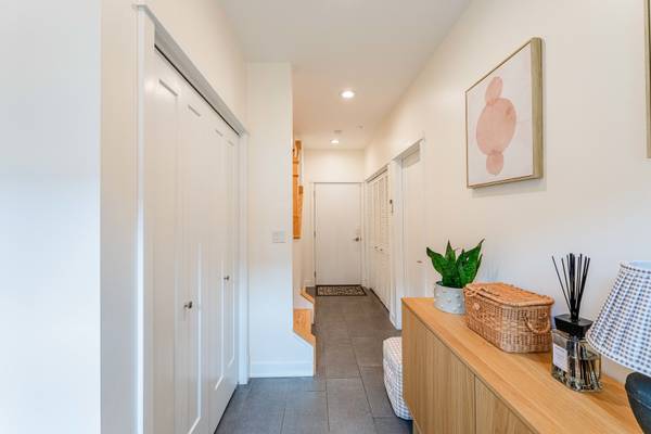 3239 S Stewart AVE, Chicago, IL 60616