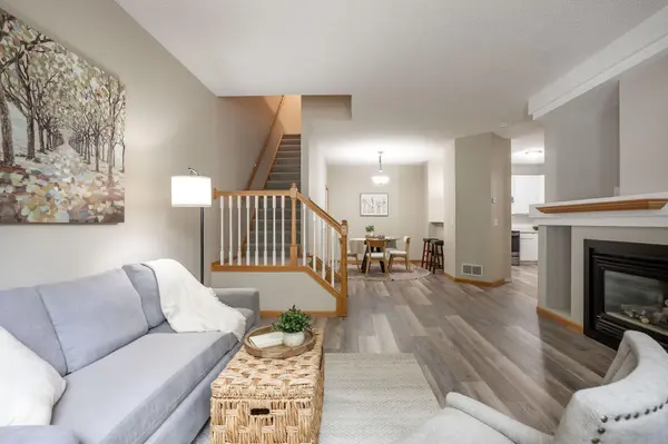 3001 Juniper LN #I, Woodbury, MN 55125
