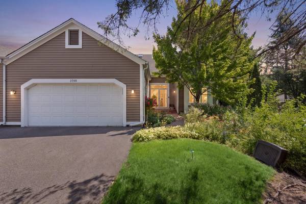 3705 Oakton RDG, Hopkins, MN 55305
