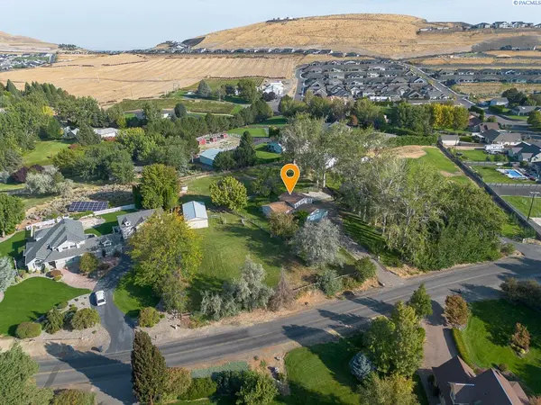 101204 E Clover Road, Kennewick, WA 99338