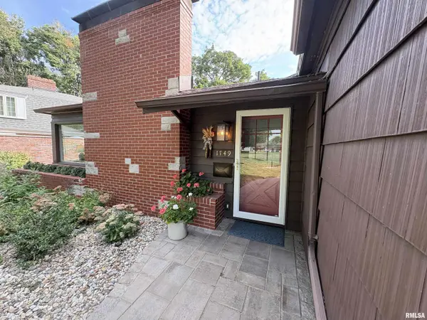 1749 N ACADEMY ST, Galesburg, IL 61401