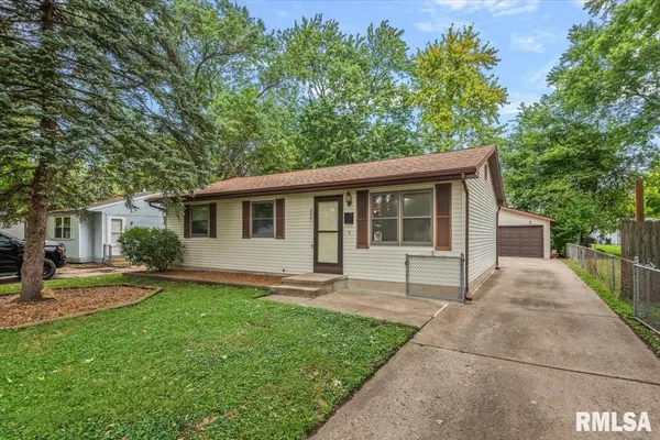 2425 Stokebridge RD, Springfield, IL 62702