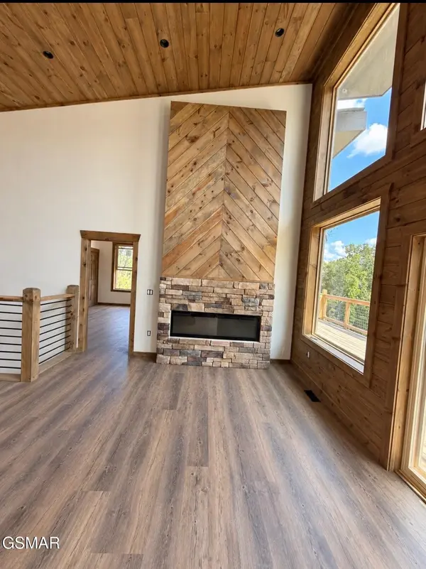 1995 Spurling Road, Sevierville, TN 37862